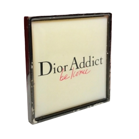 Dior Addict Be Iconic Pin
Collector’s Item Brooch - Picture 6 of 6
